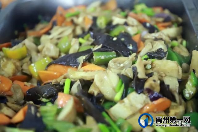 禹州一高┃走进知味园餐厅,探秘“舌尖上的诱惑” 禹州一高┃走进知味园餐厅,探秘“舌尖上的诱惑”