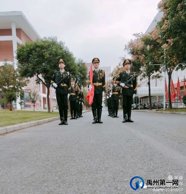 心怀祖国 追逐青春梦想——禹州市高级中学升旗仪式 心怀祖国 追逐青春梦想——禹州市高级中学升旗仪式