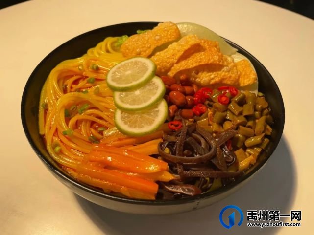 重磅!禹州夏都美食街惊现几万只萤火虫,引上万人围观. 重磅!禹州夏都美食街惊现几万只萤火虫,引上万人围观.
