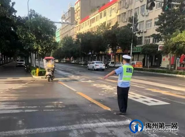 禹州交警全力保障国庆道路交通安全 禹州交警全力保障国庆道路交通安全