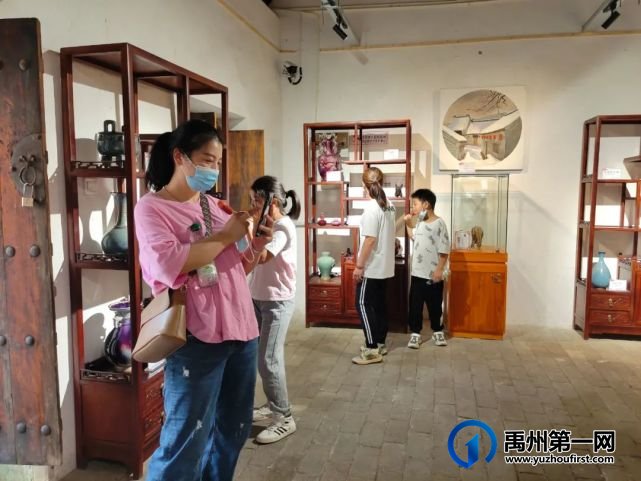 禹州国庆假期第一天神垕古镇景区非常热闹!国庆打卡必游之地~ 禹州国庆假期第一天神垕古镇景区非常热闹!国庆打卡必游之地~
