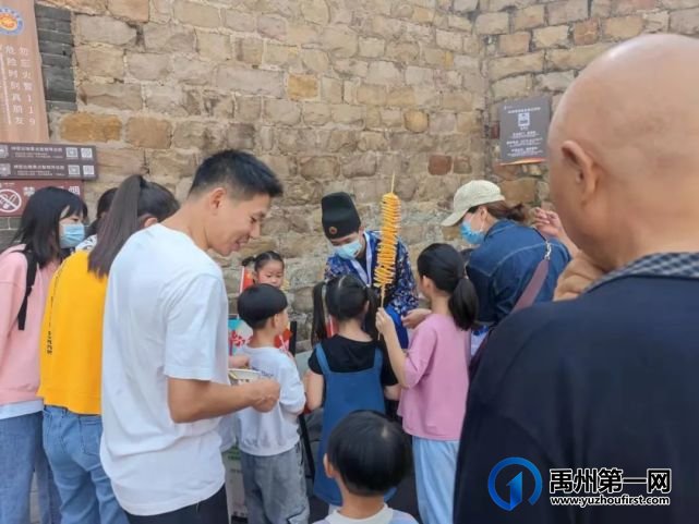禹州国庆假期第一天神垕古镇景区非常热闹!国庆打卡必游之地~ 禹州国庆假期第一天神垕古镇景区非常热闹!国庆打卡必游之地~