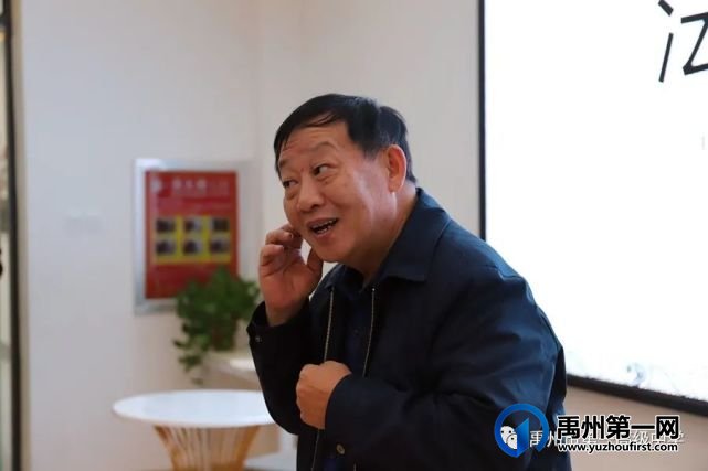 禹州“书法2856慈善行”走进禹州一高 禹州“书法2856慈善行”走进禹州一高