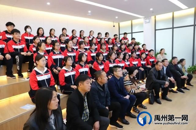 禹州“书法2856慈善行”走进禹州一高 禹州“书法2856慈善行”走进禹州一高