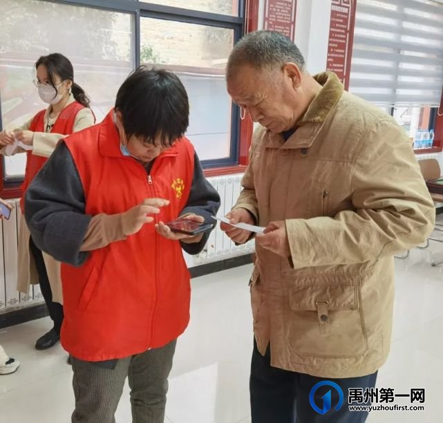 禹州市人民检察院到夏禹社区开展电动车上牌志愿服务活动 禹州市人民检察院到夏禹社区开展电动车上牌志愿服务活动