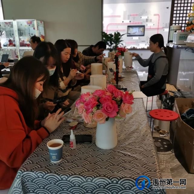 禹州润泓钧樾府丨干花台灯手作温情绽放,点亮周末芬芳时光 禹州润泓钧樾府丨干花台灯手作温情绽放,点亮周末芬芳时光