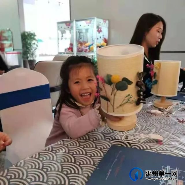 禹州润泓钧樾府丨干花台灯手作温情绽放,点亮周末芬芳时光 禹州润泓钧樾府丨干花台灯手作温情绽放,点亮周末芬芳时光