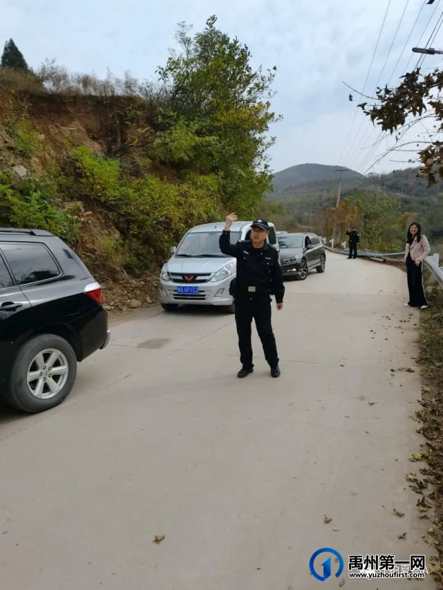 禹州这仨辅警干的这件事,美名传到了洛阳 禹州这仨辅警干的这件事,美名传到了洛阳