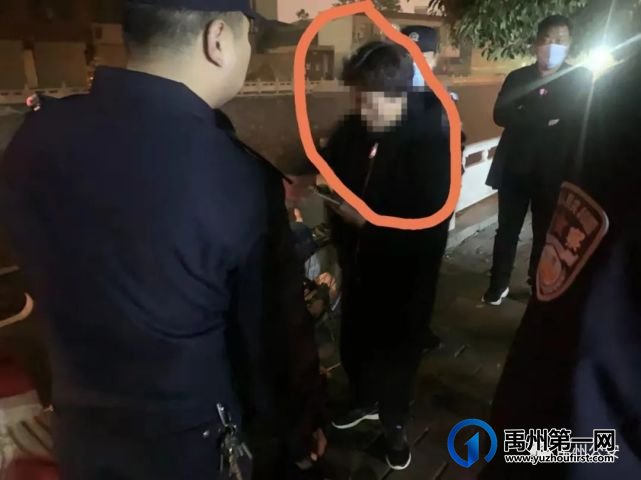 11月2日夜,禹州街头执勤民警勇救落水群众 11月2日夜,禹州街头执勤民警勇救落水群众