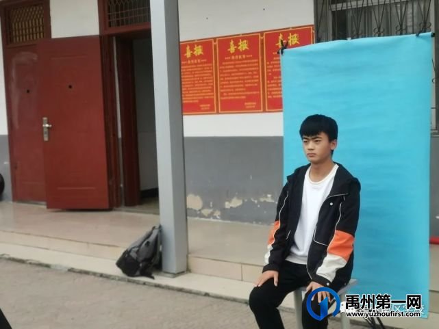 禹州南区学校2022年高招报名工作已经开启 高三学部精心准备 井然有序 禹州南区学校2022年高招报名工作已经开启 高三学部精心准备 井然有序