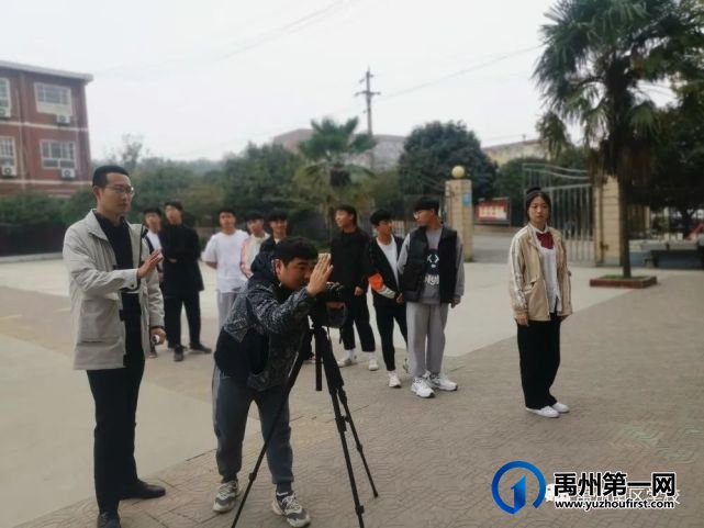 禹州南区学校2022年高招报名工作已经开启 高三学部精心准备 井然有序 禹州南区学校2022年高招报名工作已经开启 高三学部精心准备 井然有序