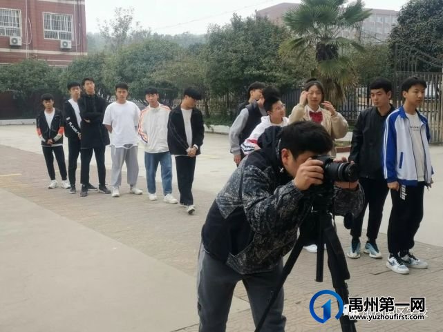 禹州南区学校2022年高招报名工作已经开启 高三学部精心准备 井然有序 禹州南区学校2022年高招报名工作已经开启 高三学部精心准备 井然有序