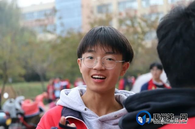 禹州一高运动会上的笑容,比招生简章更好用! 禹州一高运动会上的笑容,比招生简章更好用!