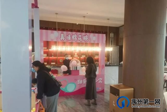 禹州润泓钧樾府巨型悬空娃娃机空降钧樾府,购房还送家电大礼包! 禹州润泓钧樾府巨型悬空娃娃机空降钧樾府,购房还送家电大礼包!