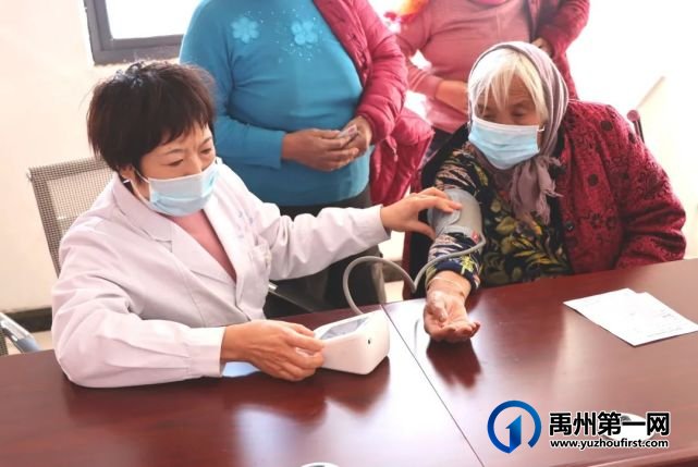禹州市中心医院开展“万人助企联乡帮村”大型义诊活动 禹州市中心医院开展“万人助企联乡帮村”大型义诊活动