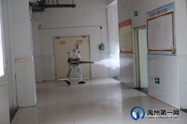 禹州市第一高级中学:蓝天救援队来校开展公益消杀工作 禹州市第一高级中学:蓝天救援队来校开展公益消杀工作