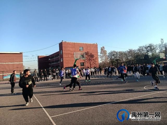 禹州南区学校开展校园第三届篮球比赛 禹州南区学校开展校园第三届篮球比赛