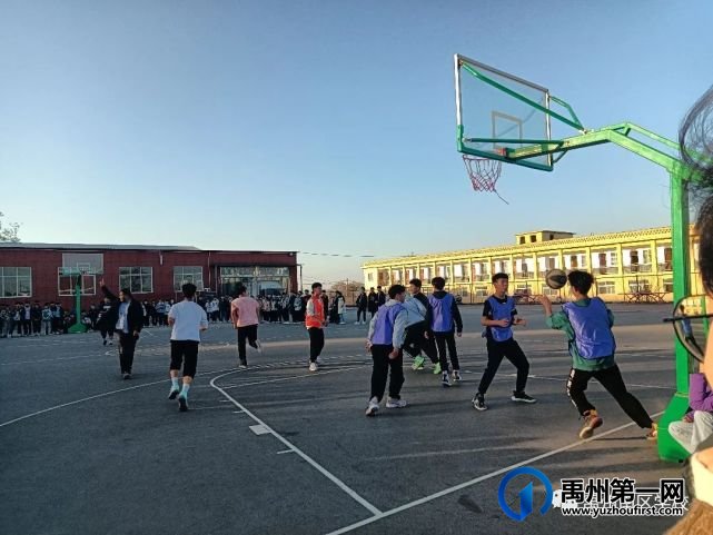 禹州南区学校开展校园第三届篮球比赛 禹州南区学校开展校园第三届篮球比赛