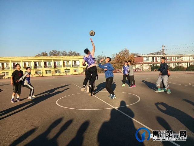 禹州南区学校开展校园第三届篮球比赛 禹州南区学校开展校园第三届篮球比赛