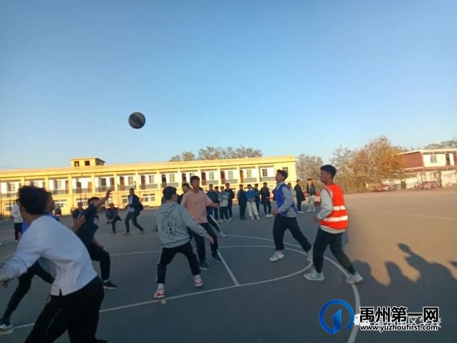 禹州南区学校开展校园第三届篮球比赛 禹州南区学校开展校园第三届篮球比赛