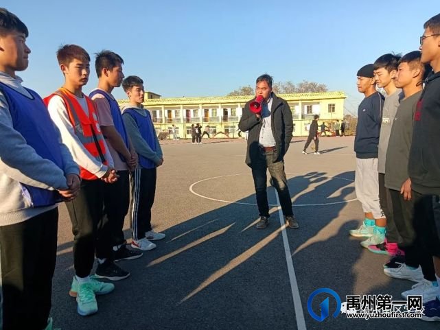 禹州南区学校开展校园第三届篮球比赛 禹州南区学校开展校园第三届篮球比赛