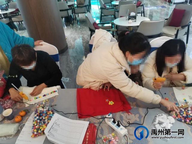 禹州润泓钧樾府创意围巾手作陪你温暖过冬! 禹州润泓钧樾府创意围巾手作陪你温暖过冬!