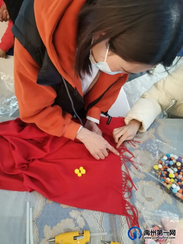 禹州润泓钧樾府创意围巾手作陪你温暖过冬! 禹州润泓钧樾府创意围巾手作陪你温暖过冬!
