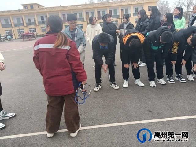 2021年秋季我校组织学生进行健康体检活动 2021年秋季我校组织学生进行健康体检活动
