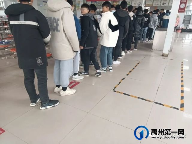 2021年秋季我校组织学生进行健康体检活动 2021年秋季我校组织学生进行健康体检活动