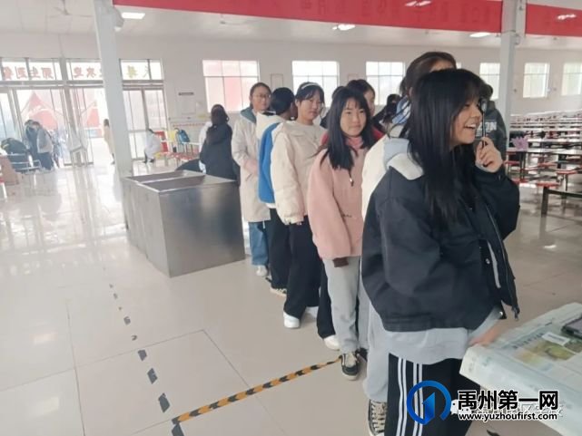 2021年秋季我校组织学生进行健康体检活动 2021年秋季我校组织学生进行健康体检活动