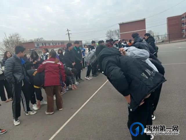2021年秋季我校组织学生进行健康体检活动 2021年秋季我校组织学生进行健康体检活动
