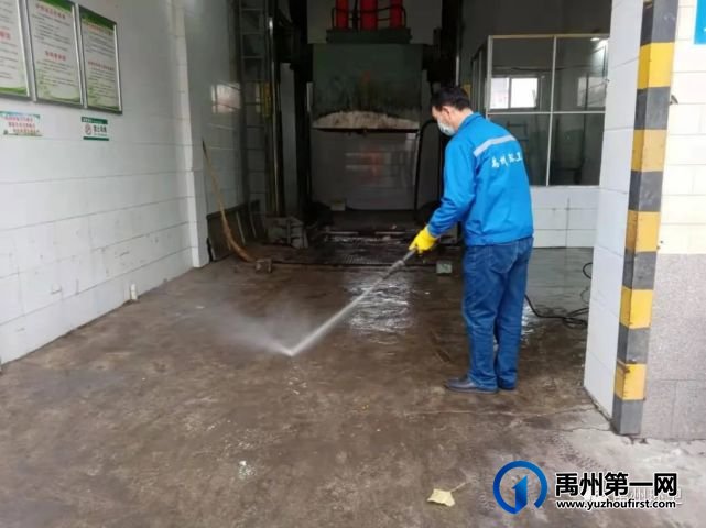 禹州环卫:不惧严寒 坚守岗位 清洁城市 靓化家园 禹州环卫:不惧严寒 坚守岗位 清洁城市 靓化家园