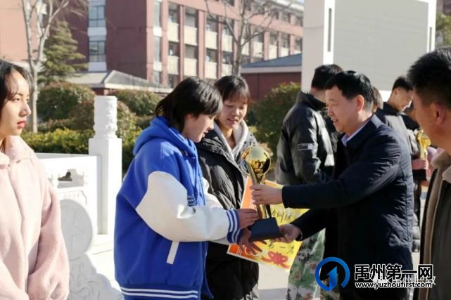 禹州中专举行2021年第七届“校长杯”三人制篮球校级联赛颁奖活动 禹州中专举行2021年第七届“校长杯”三人制篮球校级联赛颁奖活动