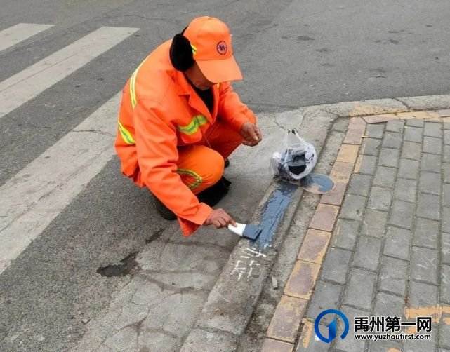 禹州环卫:开展城市“牛皮癣”整治行动 提升城区环境卫生质量 禹州环卫:开展城市“牛皮癣”整治行动 提升城区环境卫生质量