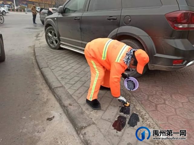 禹州环卫:开展城市“牛皮癣”整治行动 提升城区环境卫生质量 禹州环卫:开展城市“牛皮癣”整治行动 提升城区环境卫生质量