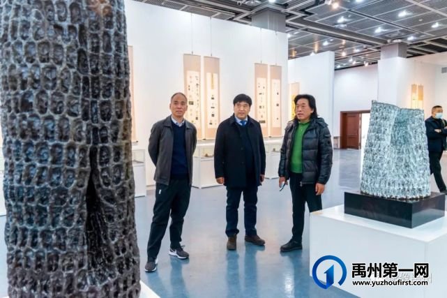 张金伟钧窑作品《文明之城》、《生命之塔》获得赞誉 张金伟钧窑作品《文明之城》、《生命之塔》获得赞誉