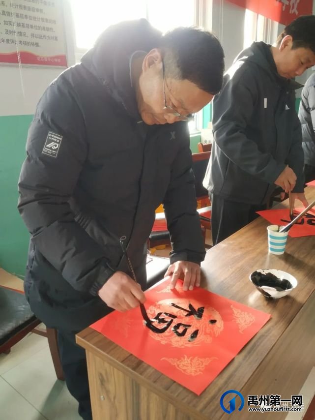 禹州市书协“书法进万家”——走进花石镇中心学校 禹州市书协“书法进万家”——走进花石镇中心学校