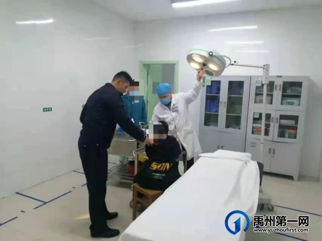 禹州民警及时救助受伤孩童,彰显”暖警”风采 禹州民警及时救助受伤孩童,彰显”暖警”风采
