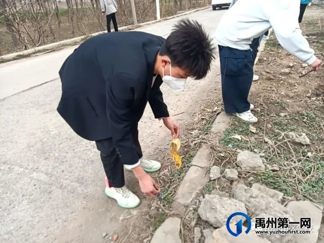 禹州南区学校春风十里,不如学雷锋的你 禹州南区学校春风十里,不如学雷锋的你