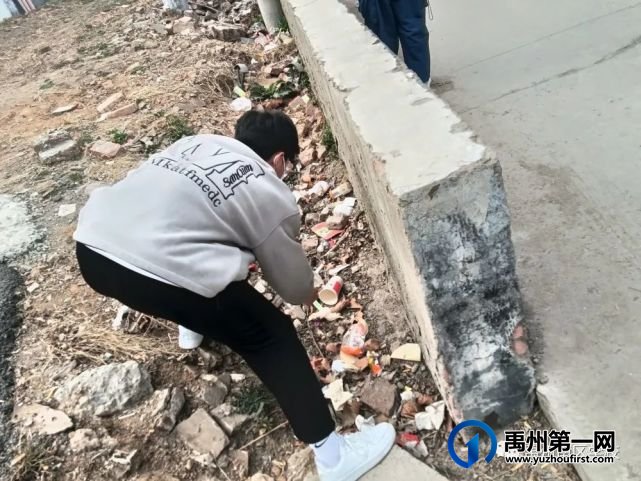禹州南区学校春风十里,不如学雷锋的你 禹州南区学校春风十里,不如学雷锋的你