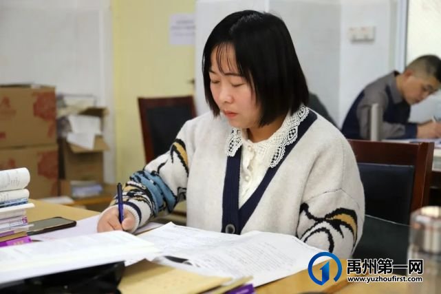 眼中有学生,心中有大海......有一种美好叫做禹州一高女教师! 眼中有学生,心中有大海......有一种美好叫做禹州一高女教师!