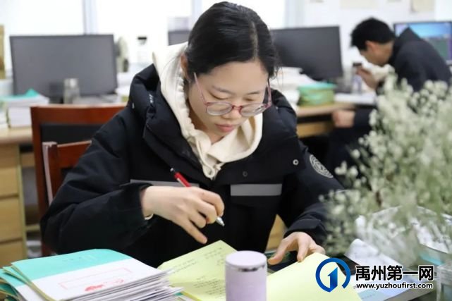 眼中有学生,心中有大海......有一种美好叫做禹州一高女教师! 眼中有学生,心中有大海......有一种美好叫做禹州一高女教师!