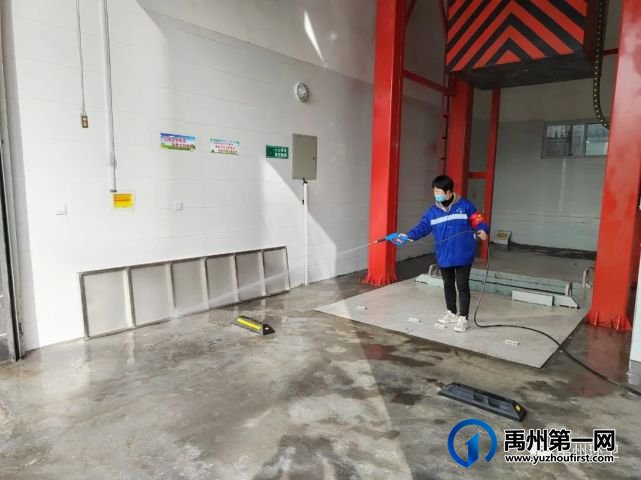 禹州环卫:转变作风提升质量 深度清洁 扮靓城市 禹州环卫:转变作风提升质量 深度清洁 扮靓城市