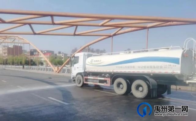 禹州环卫:加大冲刷力度 提升城市“颜值” 禹州环卫:加大冲刷力度 提升城市“颜值”