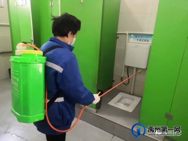 禹州环卫:清洁消杀两手抓 筑牢疫情防控“环卫防线” 禹州环卫:清洁消杀两手抓 筑牢疫情防控“环卫防线”