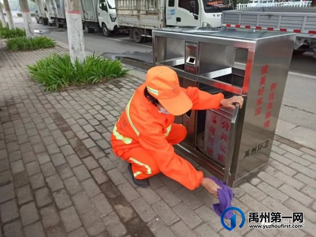 禹州环卫:清洁消杀两手抓 筑牢疫情防控“环卫防线” 禹州环卫:清洁消杀两手抓 筑牢疫情防控“环卫防线”