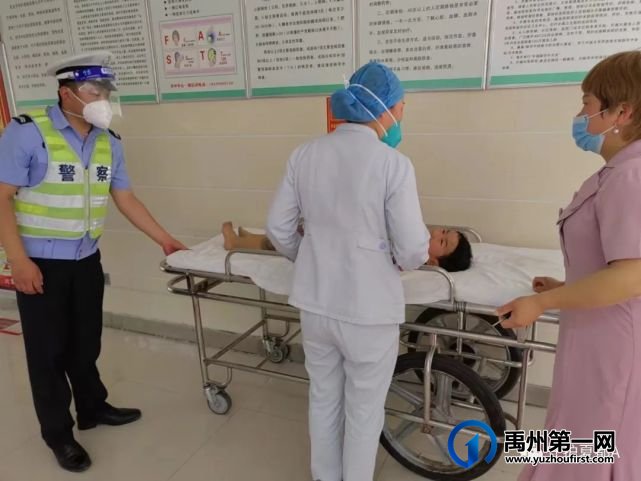 禹州这名交警:被网民称为最帅民警 禹州这名交警:被网民称为最帅民警