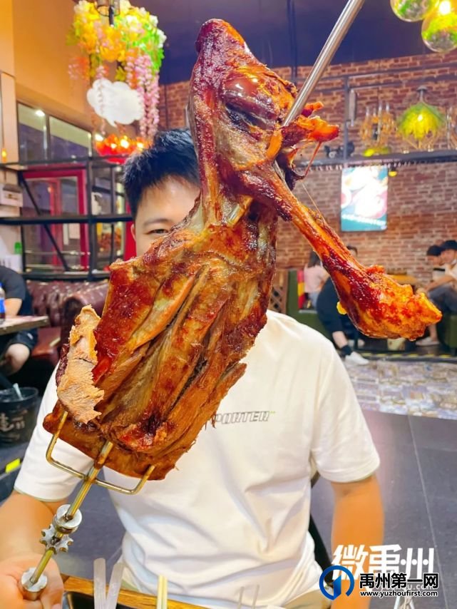 在禹州也能吃到地道东北炭烤羊腿啦! 在禹州也能吃到地道东北炭烤羊腿啦!