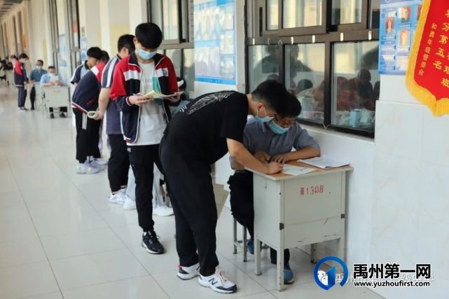 禹州一高 | 有他们这样“助考”,高三同学,你只管冲吧! 禹州一高 | 有他们这样“助考”,高三同学,你只管冲吧!