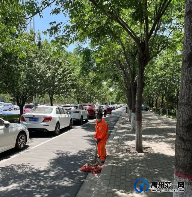 禹州环卫:机械作业开启“静音”模式 让高考学子“静”中取胜! 禹州环卫:机械作业开启“静音”模式 让高考学子“静”中取胜!